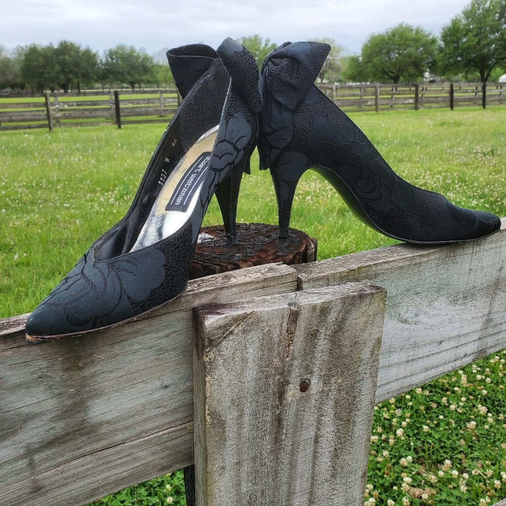 Stuart Weitzman Be My Pow Black 8865470011